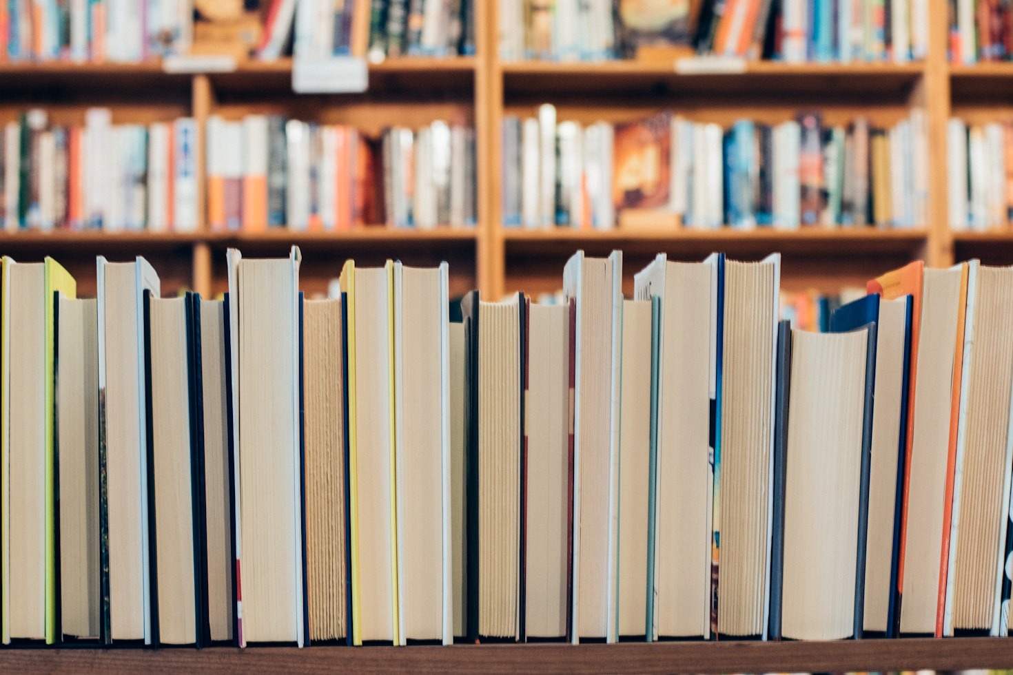 A importância das notas e avaliações na escolha de livros